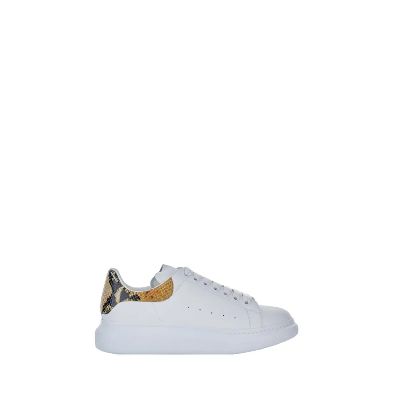 Alexander McQueen Lage-top sneaker Suede High-Top Sneakers With Oversized Rubber Sole White