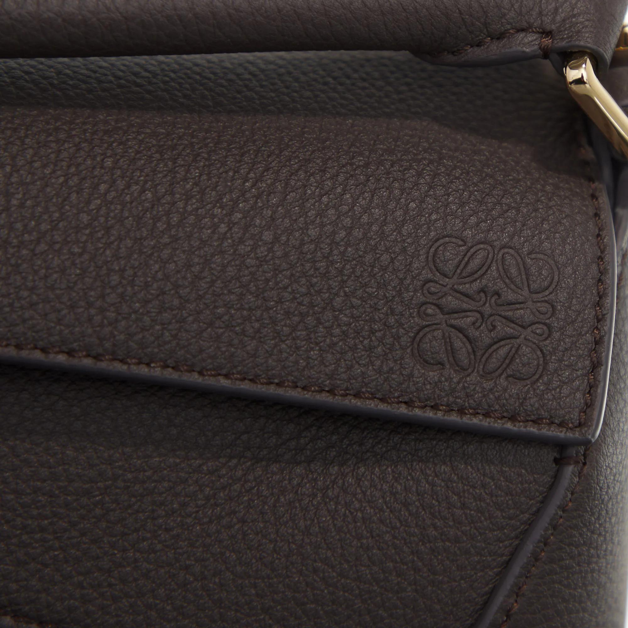 Loewe Crossbody bags Puzzle Edge Mini in donkergrijs