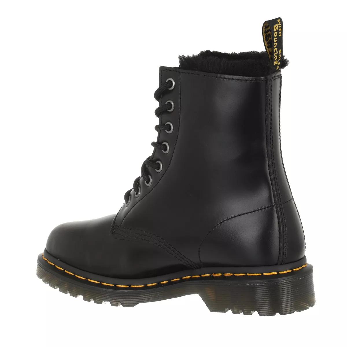 Dr martens original outlet 8-eye boots in black