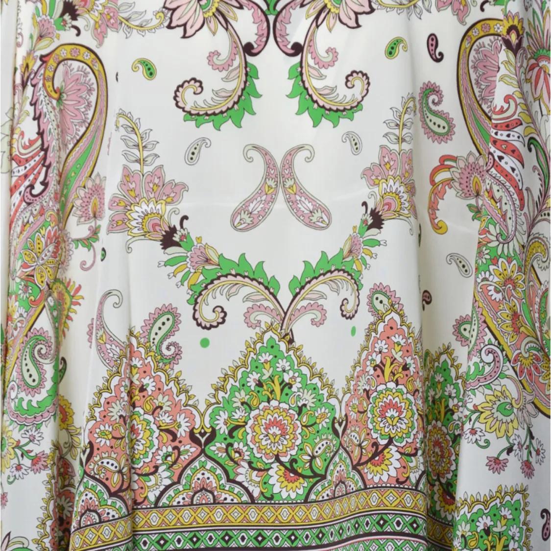 ポンチョ・ケープ Etro Cream Silk Poncho With Floral Paisley Print Etro Cream Silk Poncho With Floral Paisley Print Neutrals | Cape
