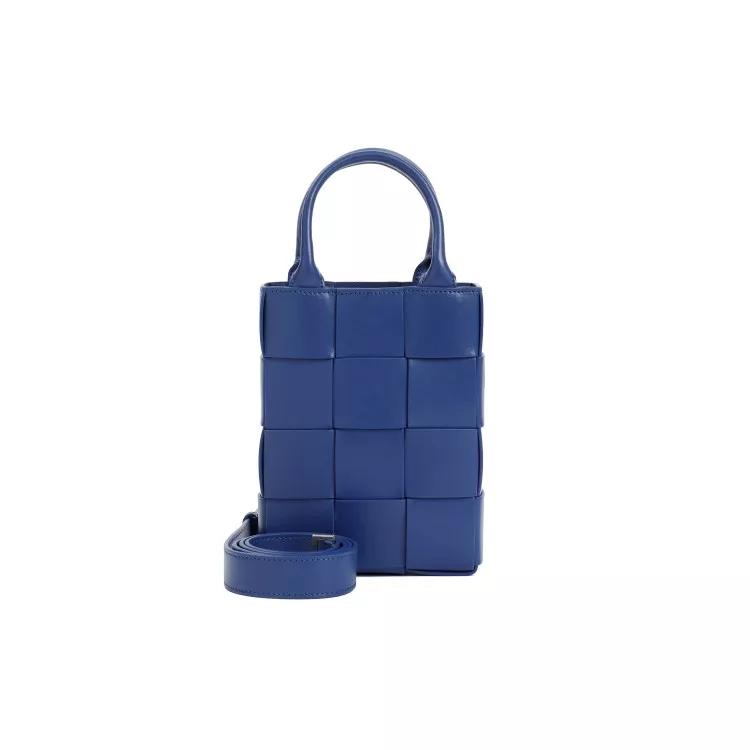 Bottega Veneta Totes - Cruise Mini Cassette North Shout Shoulder Bag - Gr. unisize - in Blau - für Damen