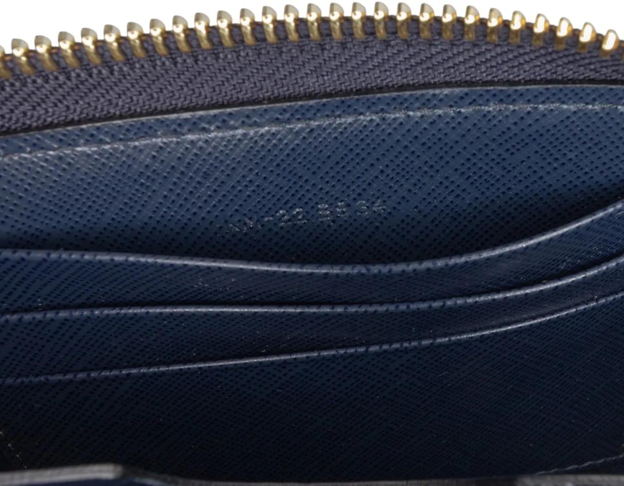 Thumbnail - Salvatore Ferragamo Hobo Bags - Leather Double Gancini Wallet on Chain - Gr. unisize - in Blau - für Damen