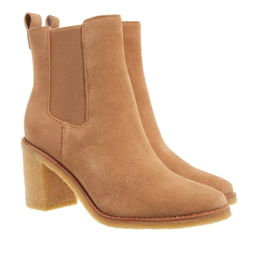 Camel 2024 chelsea boots