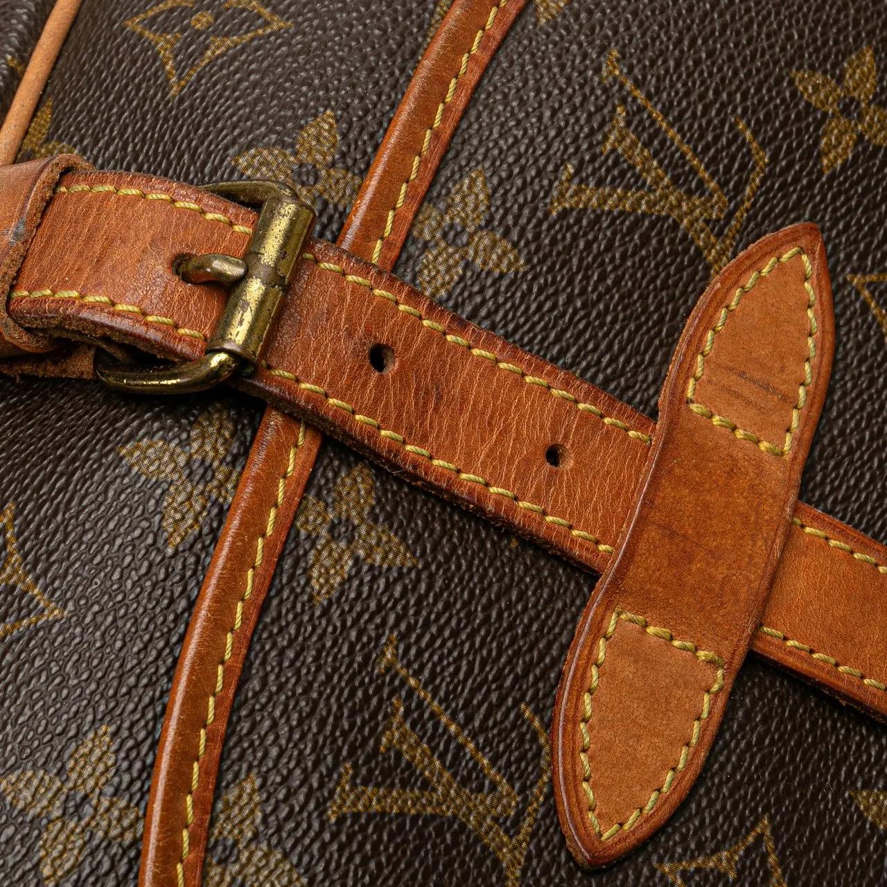 Louis Vuitton Shoppers Monogram Saumur 30 in bruin