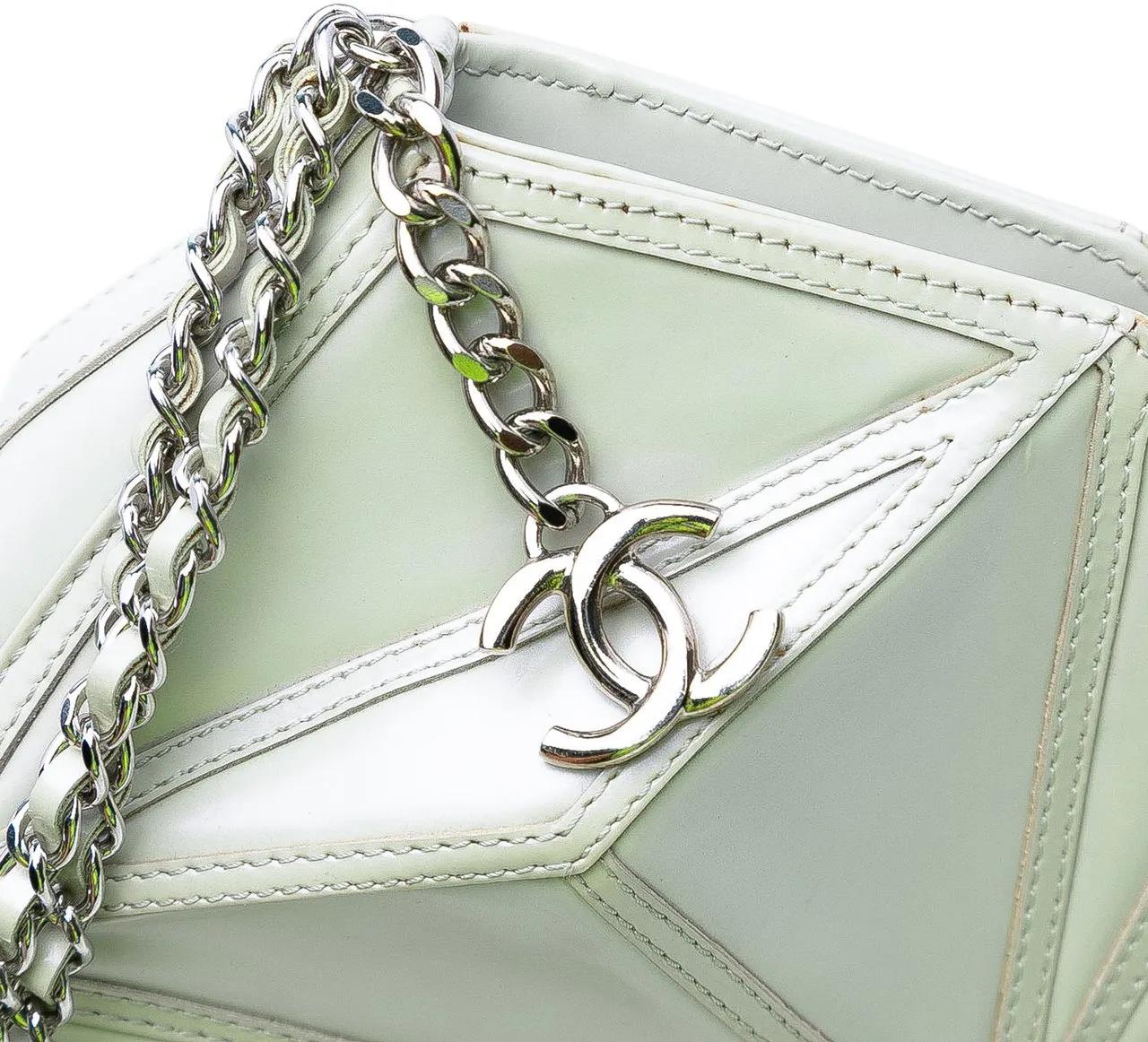 Thumbnail - Chanel Clutches - Pearlescent Lambskin Midnight Swim Wristlet Clutch - Gr. unisize - in Weiß - für Damen