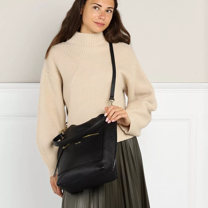 Ted Baker Hobo Bag Cafrin Zip Detail Hobo Bag Black(Image 2)