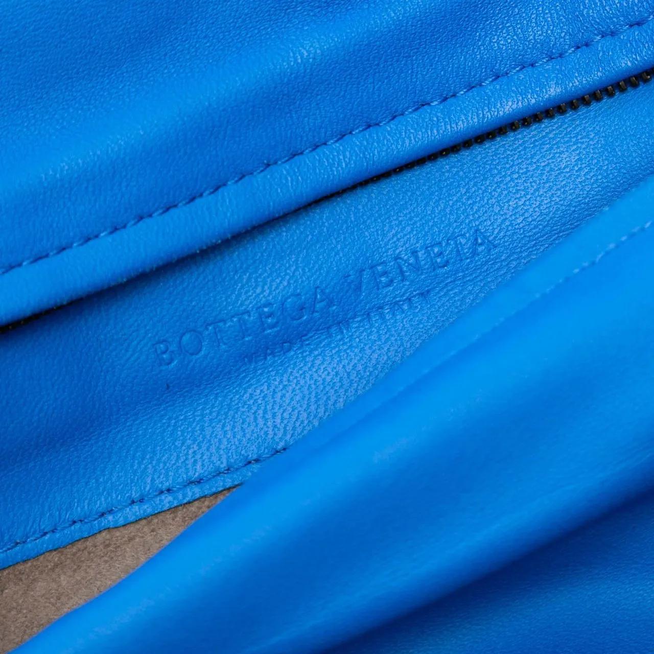 Thumbnail - Bottega Veneta Clutches - Nappa Intrecciato Turn Lock Clutch - Gr. unisize - in Blau - für Damen