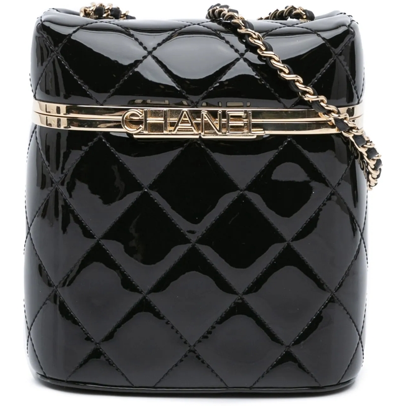 Chanel Necessaire Quilted Patent Logo Chain Vanity Case schwarz
