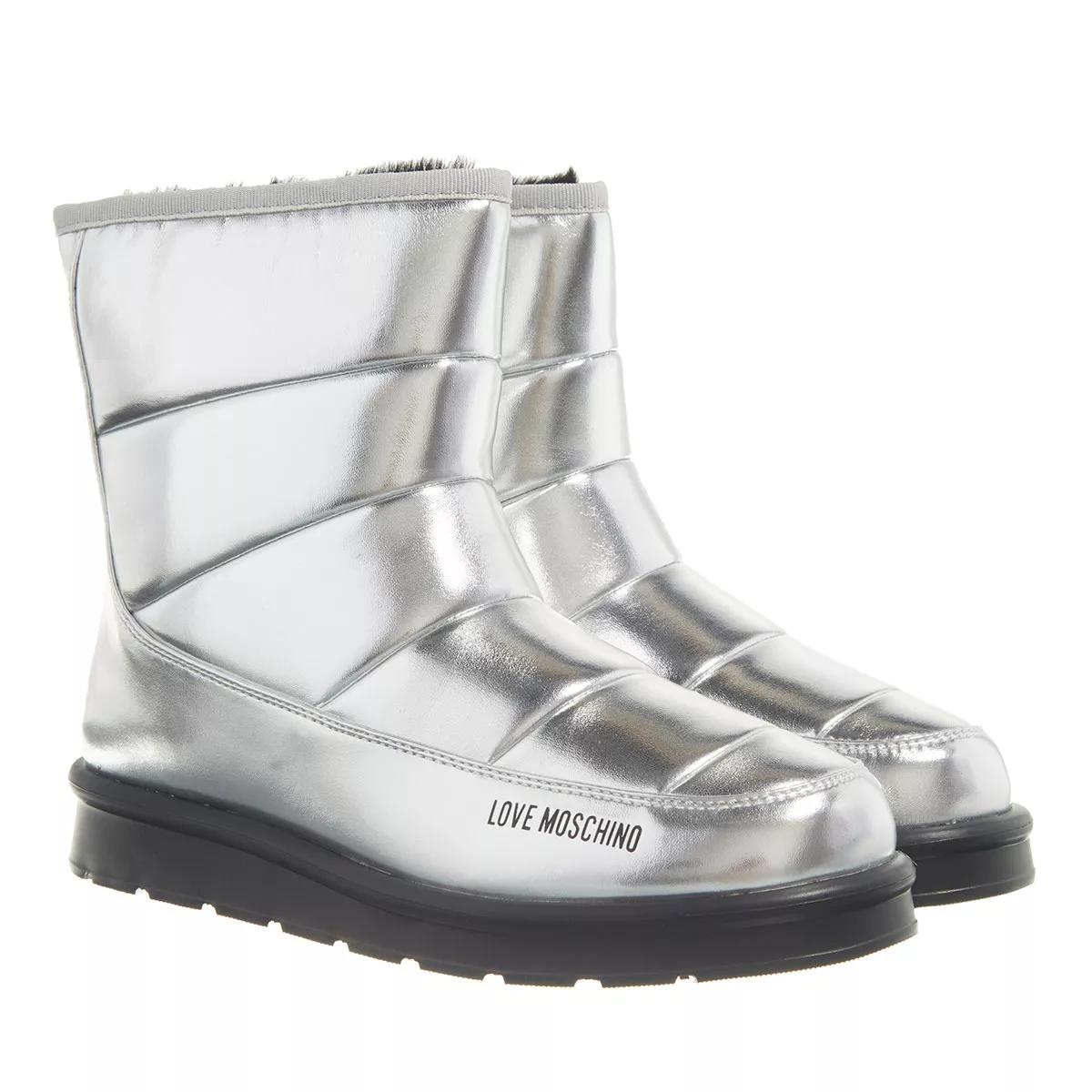 Moschino store fresh boots