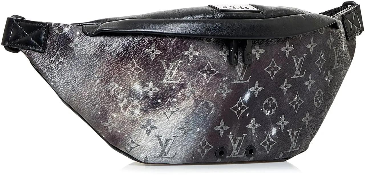 Thumbnail - Louis Vuitton Bauchtaschen - 2018 Monogram Galaxy Discovery Bumbag - Gr. unisize - in Schwarz - für Damen