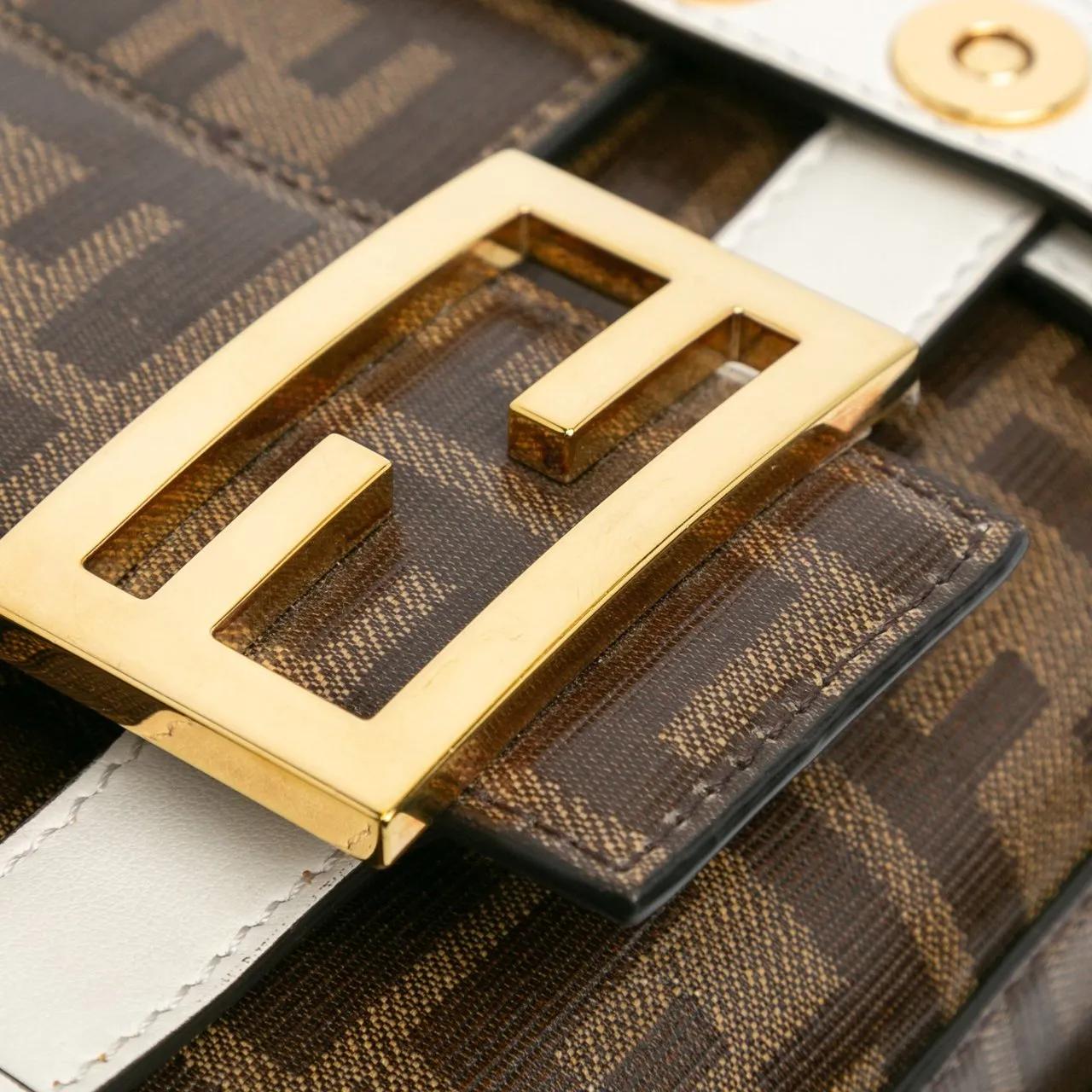 Fendi Totes & shoppers Zucca Glazed Fabric Cage Baguette Satchel in bruin