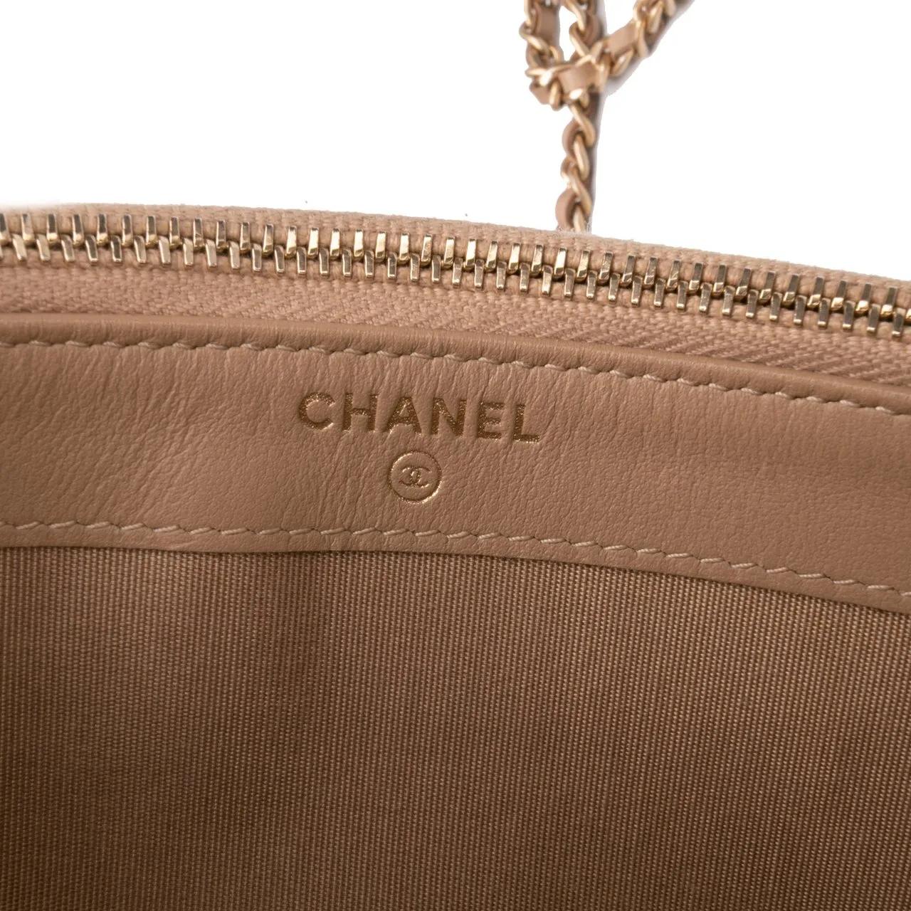 Thumbnail - Chanel Hobo Bags - Caviar CC Filigree Crossbody - Gr. unisize - in Braun - für Damen