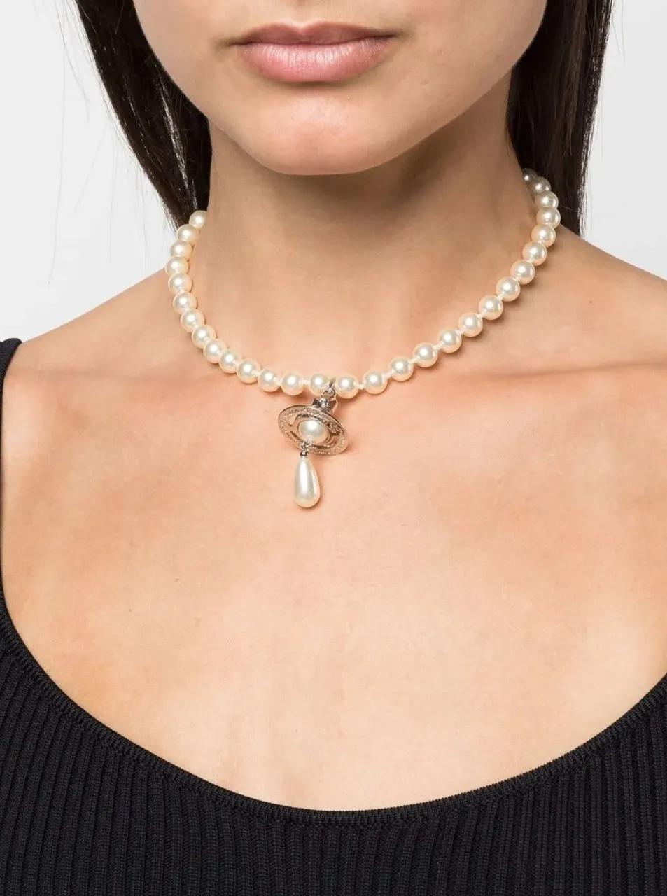 Thumbnail - Vivienne Westwood Halskette - One Row Pearl Drop Choker Platinum Pearl Multi - Gr. unisize - in Silber - für Damen