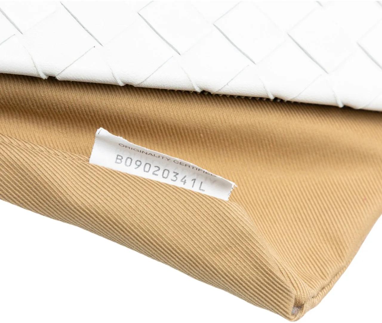 Thumbnail - Bottega Veneta Clutches - Nappa Intrecciato Wristlet Clutch - Gr. unisize - in Weiß - für Damen