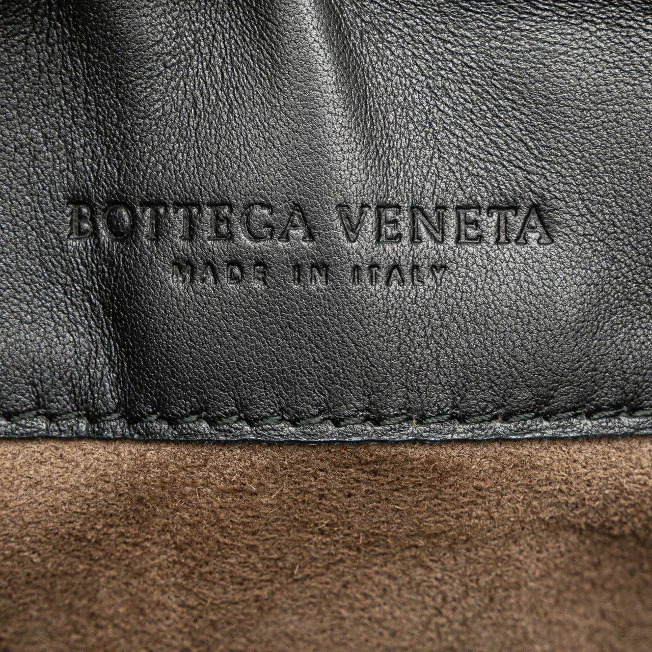 Thumbnail - Bottega Veneta Hobo Bags - Small Leather Embroidered Stripe Olimpia Shoulder - Gr. unisize - in Rot - für Damen