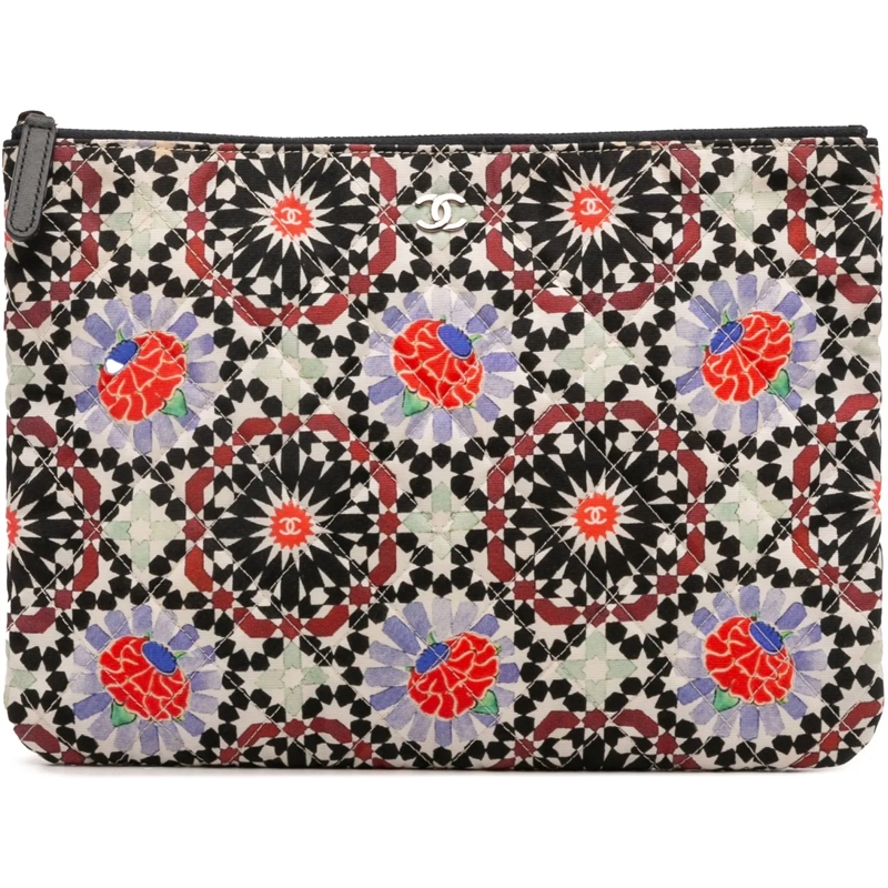 Chanel Pochette Paris Dubai Medium Printed Canvas Cosmetic Case weiß