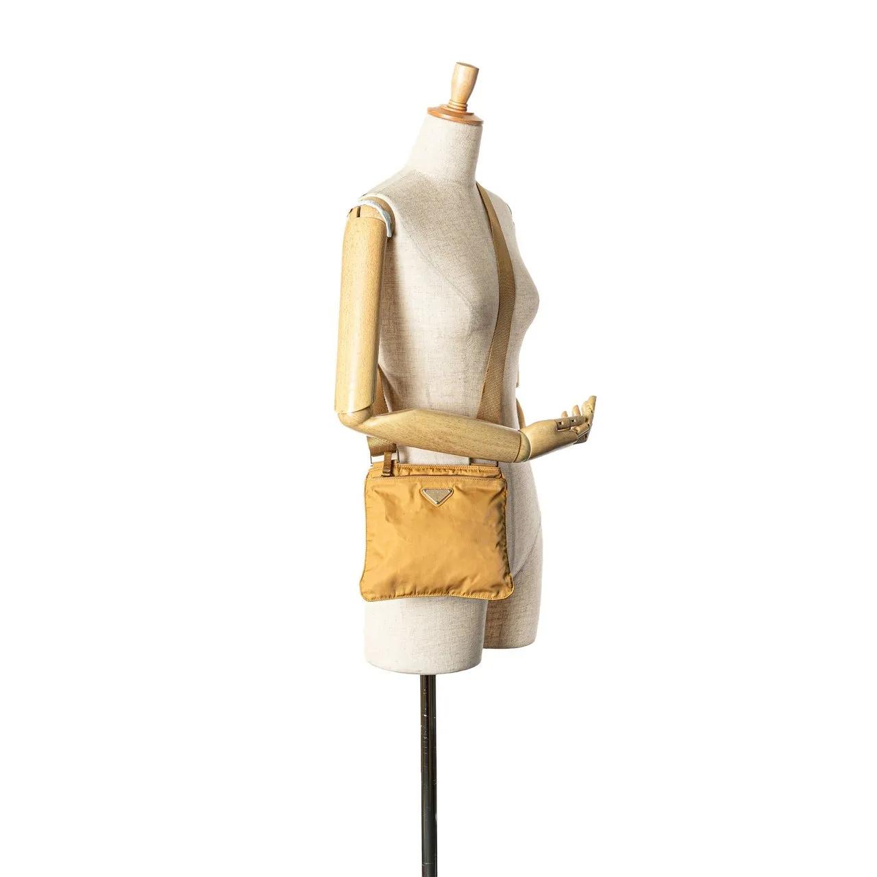 Thumbnail - Prada Hobo Bags - 2000-2013 Tessuto Zip Top Crossbody - Gr. unisize - in Braun - für Damen