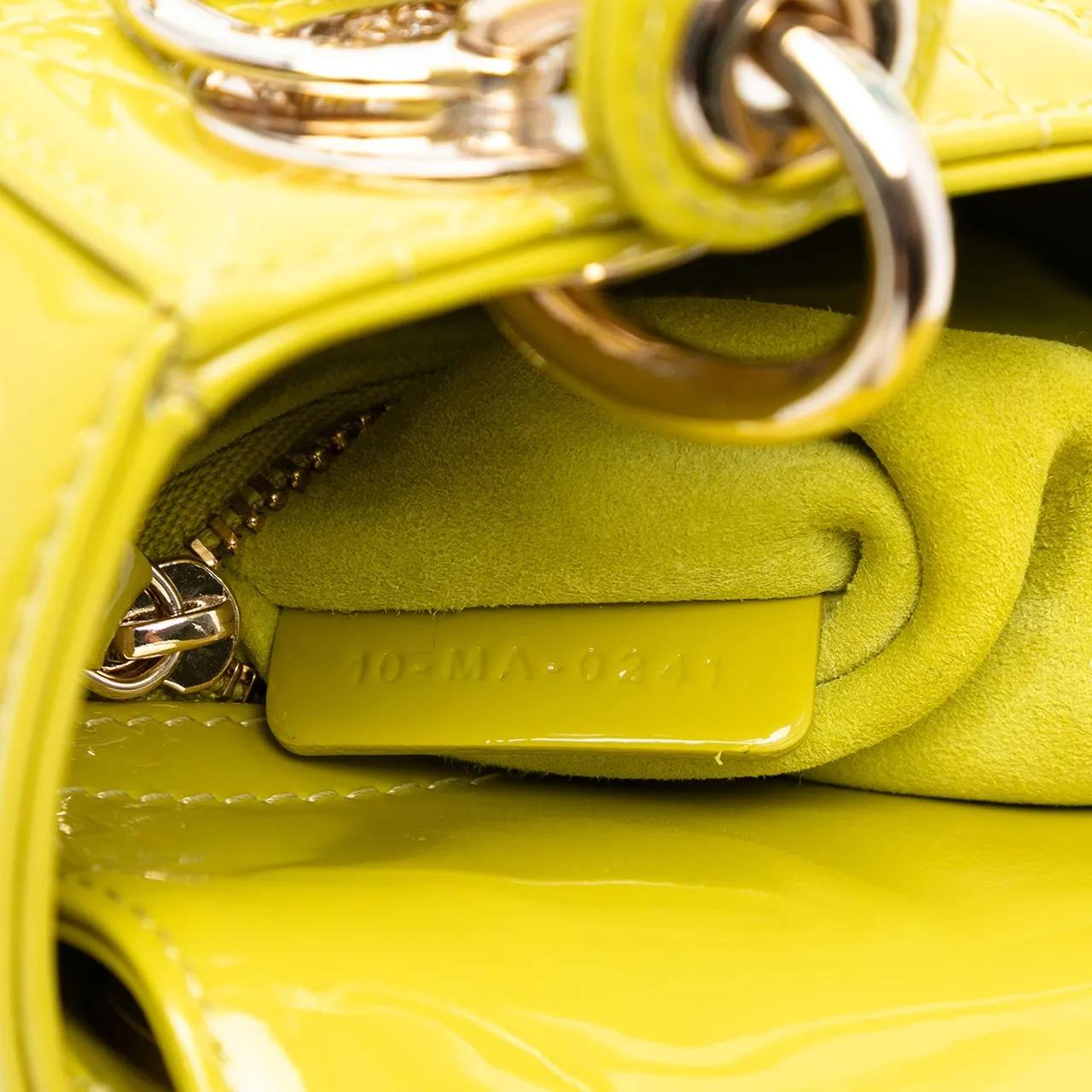 Thumbnail - Christian Dior Hobo Bags - Mini Patent Cannage Lady Dior - Gr. unisize - in Gelb - für Damen