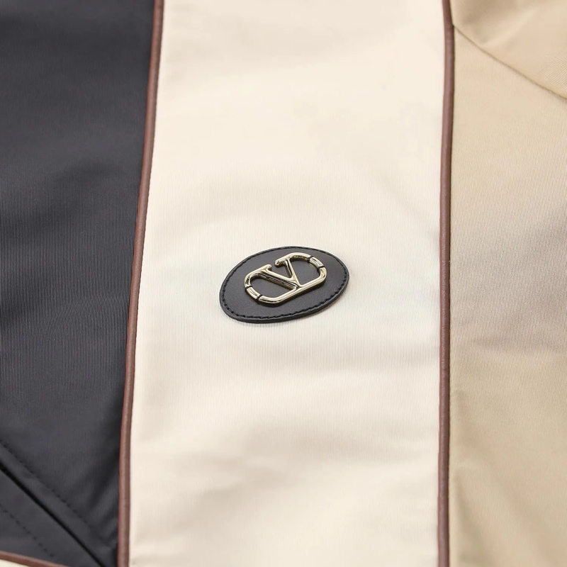 Valentino Garavani  Beige Jacket With Structured Silhouette And Minima Neutrals(Image 9)