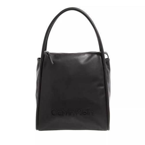 Calvin Klein Calvin Resort Hobo Ck Black Hoboväska