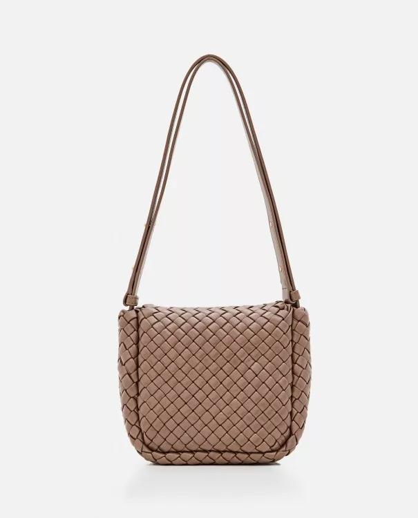 Bottega Veneta Shoppers Cobble Shoulder Bag in bruin