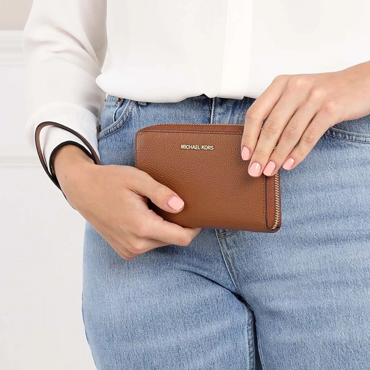 Michael kors phone purse 2025