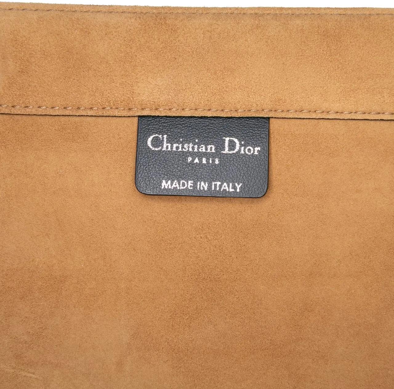 Thumbnail - Christian Dior Shopper - Large Studded Embroidered Suede Floral Book Tote - Gr. unisize - in Braun - für Damen