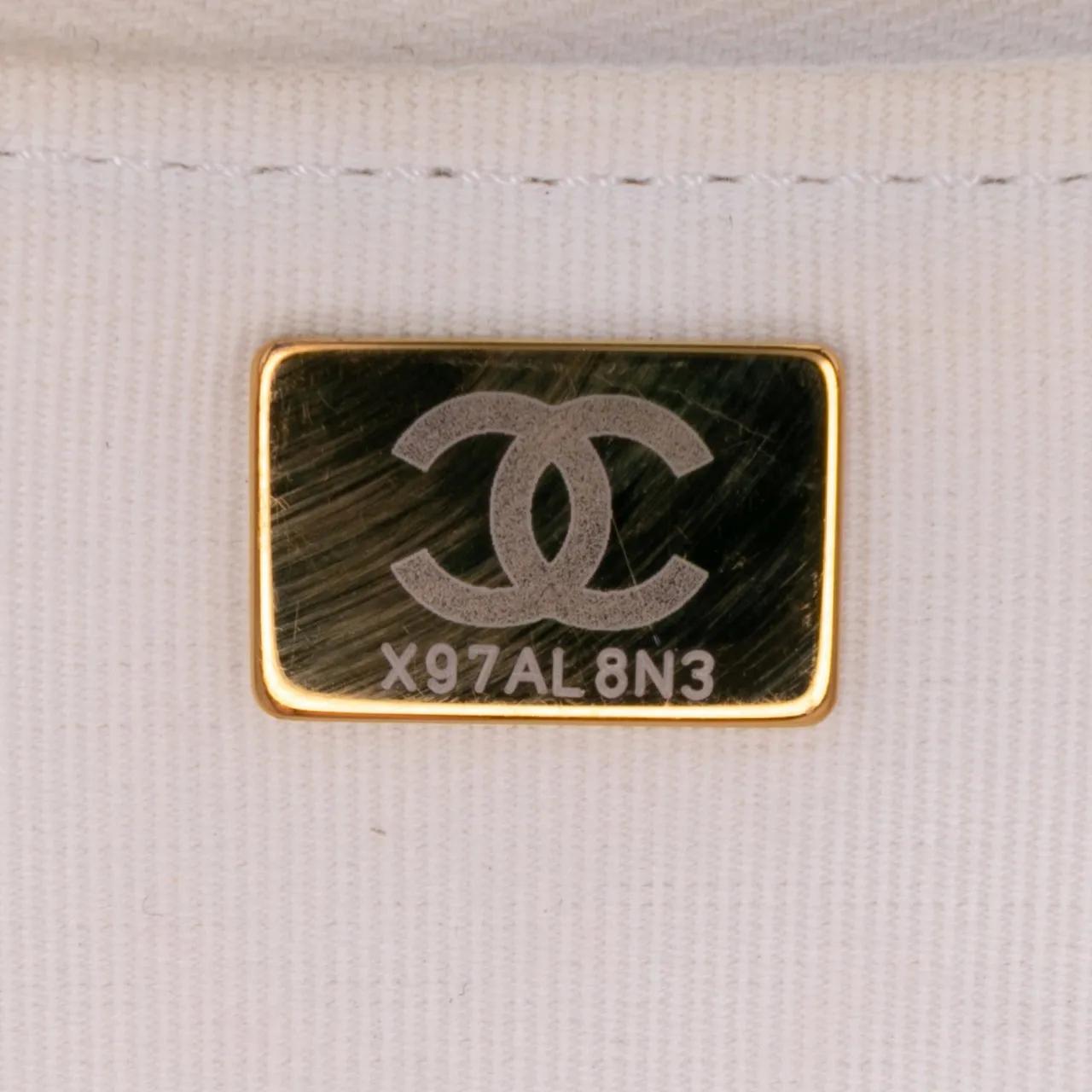 Thumbnail - Chanel Hobo Bags - Large Shiny Crumpled Quilted Lambskin Trendy Chain - Gr. unisize - in Weiß - für Damen