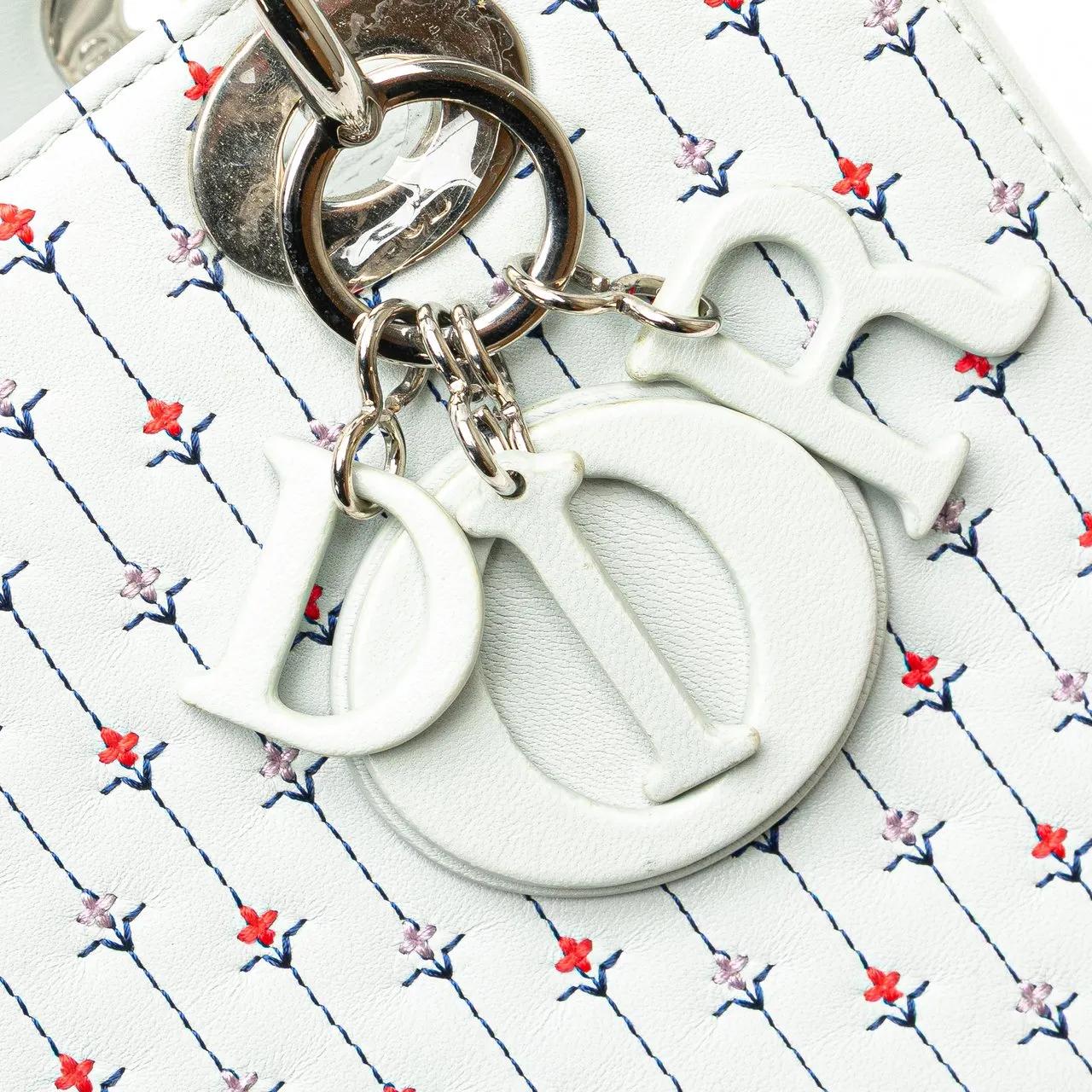 Thumbnail - Christian Dior Hobo Bags - Medium Calfskin Embroidered Flower Lady Dior - Gr. unisize - in Weiß - für Damen