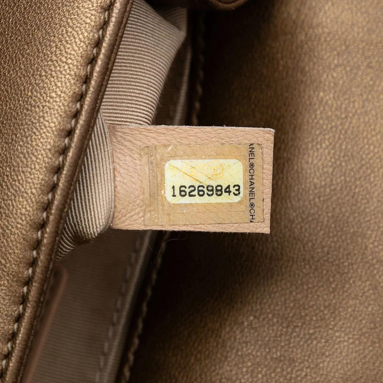 Thumbnail - Chanel Hobo Bags - Small Quilted Metallic Calfskin Boy Flap - Gr. unisize - in Braun - für Damen