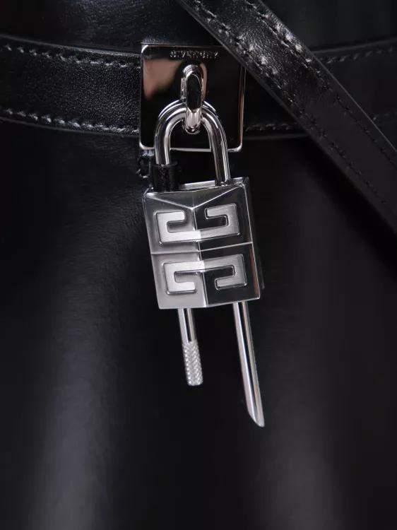Givenchy Zwarte Leren Shark Lock Emmer Handtas Black Dames
