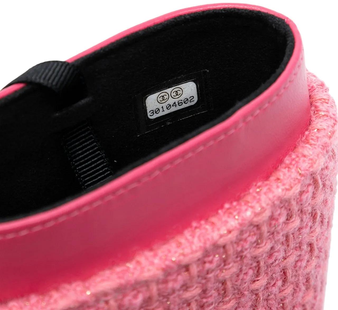 Thumbnail - Chanel Hobo Bags - Tweed Chain Around Phone Holder - Gr. unisize - in Gold - für Damen