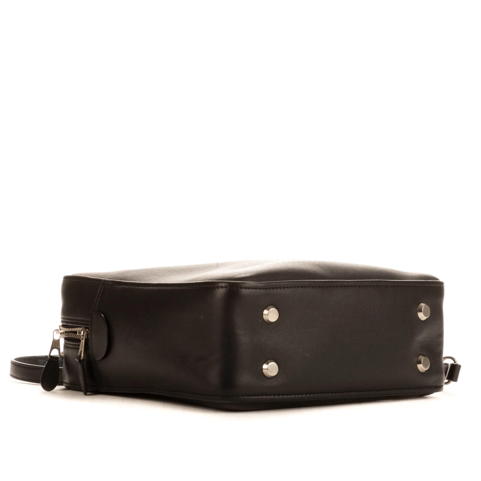 Thumbnail - Balenciaga Crossbody Bags - Triangle Duffle Bag - Gr. unisize - in Schwarz - für Damen