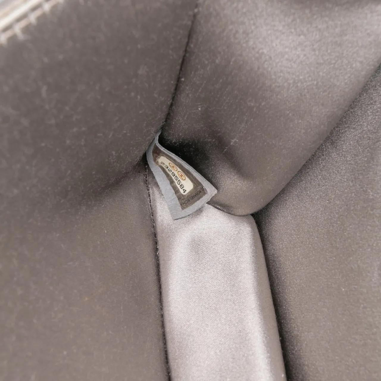 Thumbnail - Chanel Hobo Bags - Small Lambskin Chocolate Bar CC Piercing Studded C - Gr. unisize - in Grau - für Damen