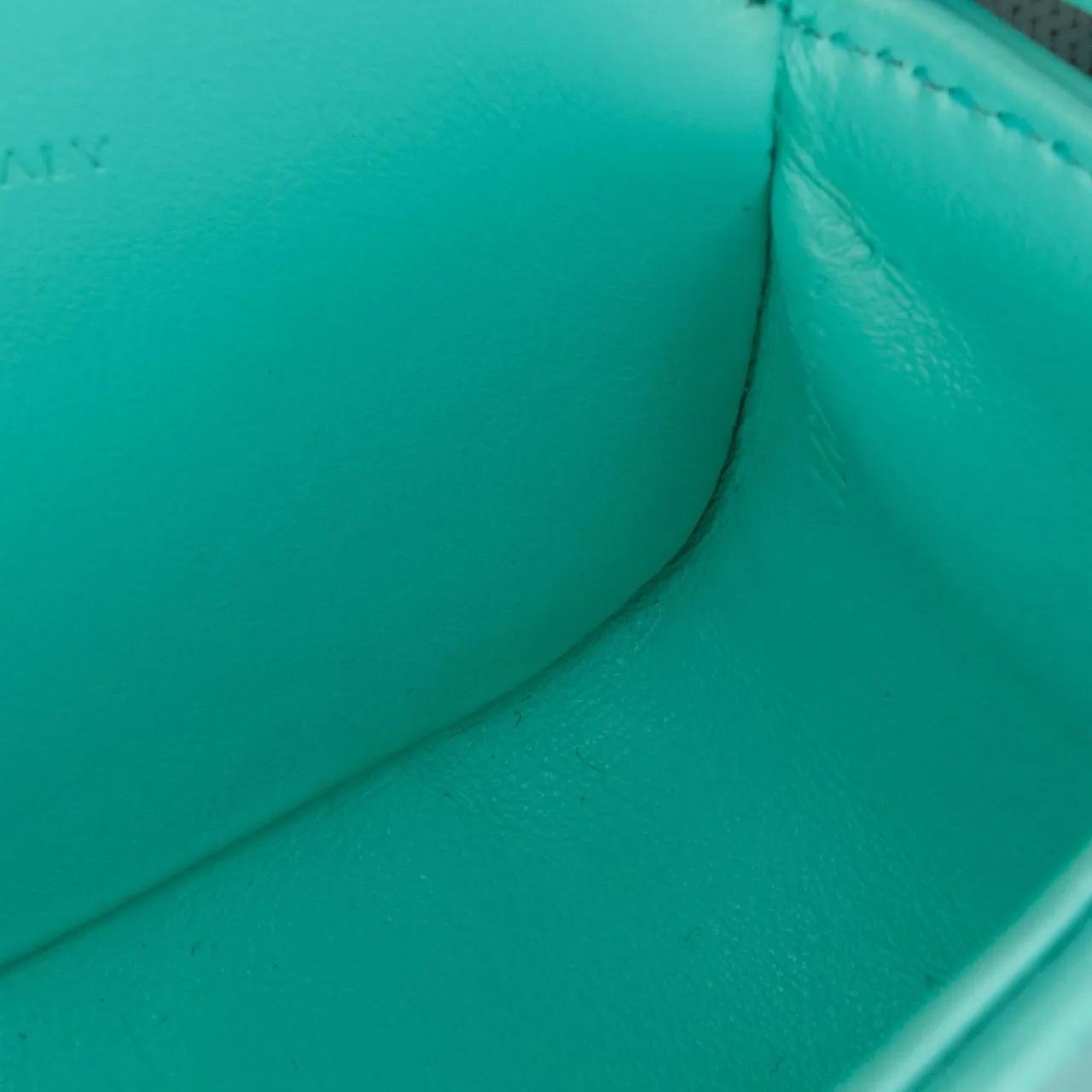 Thumbnail - Celine Hobo Bags - Leather Triomphe AirPods Case with Strap - Gr. unisize - in Blau - für Damen