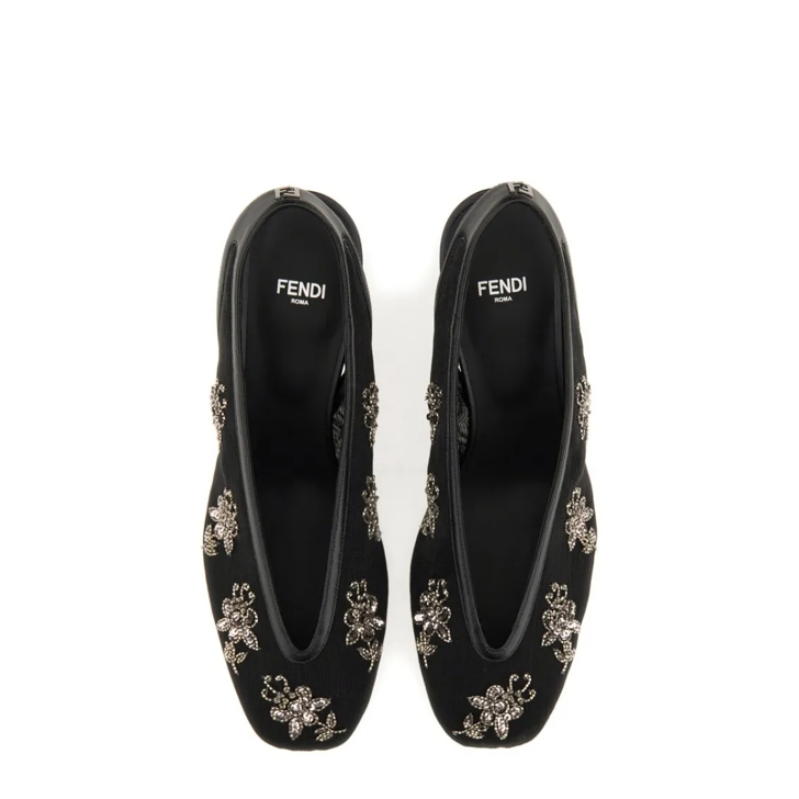 パンプス Fendi Intricate Floral Embroidery Slingback Shoes Fendi Intricate Floral Embroidery Slingback Shoes Pump | THE