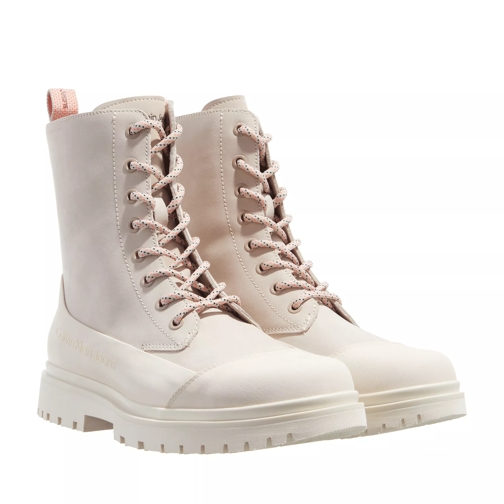 Calvin Klein Chunky Combat Laceup Boot Rub Eggshell Creamy White Bottes à lacets