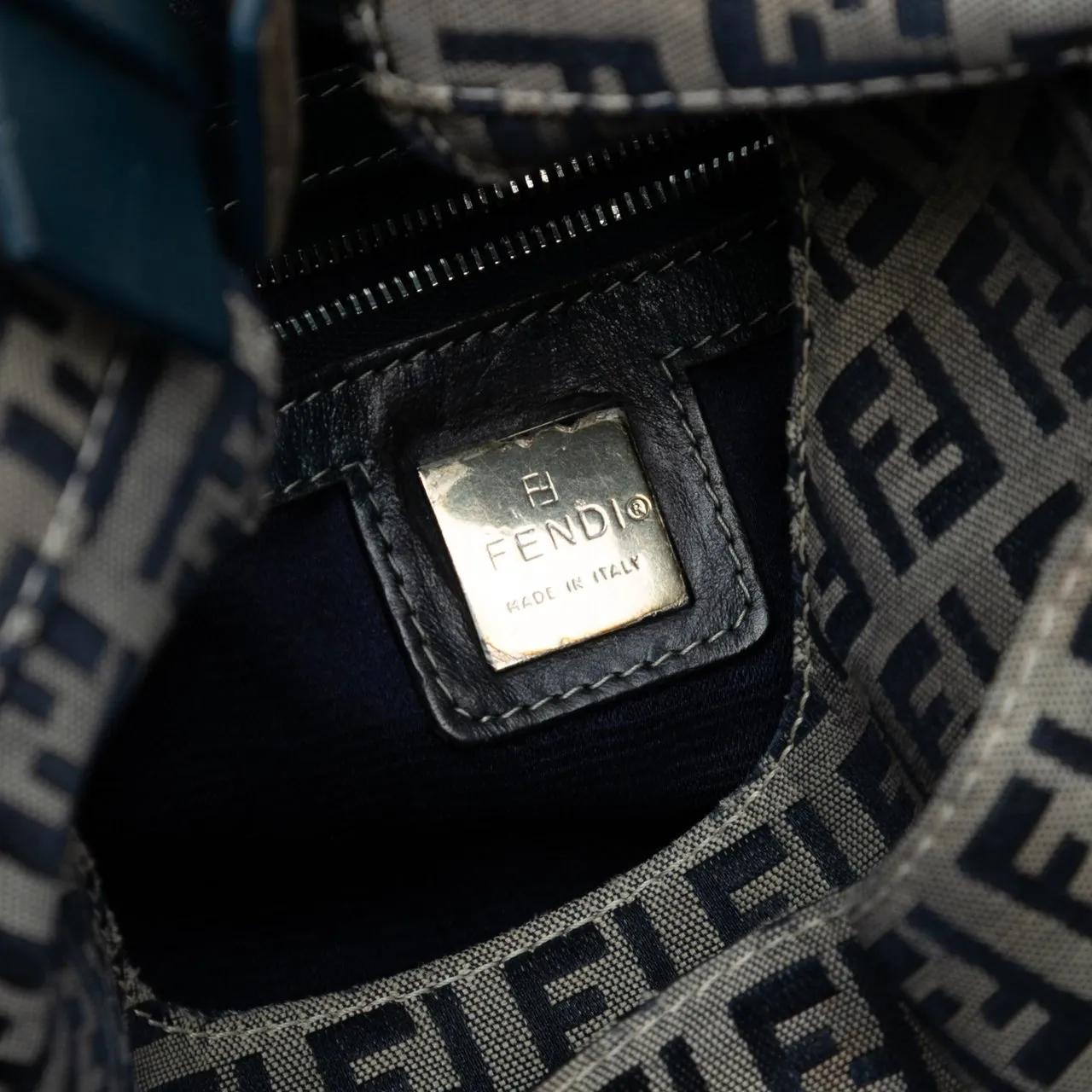 Thumbnail - Fendi Hobo Bags - Zucchino Canvas Shoulder Bag - Gr. unisize - in Grau - für Damen