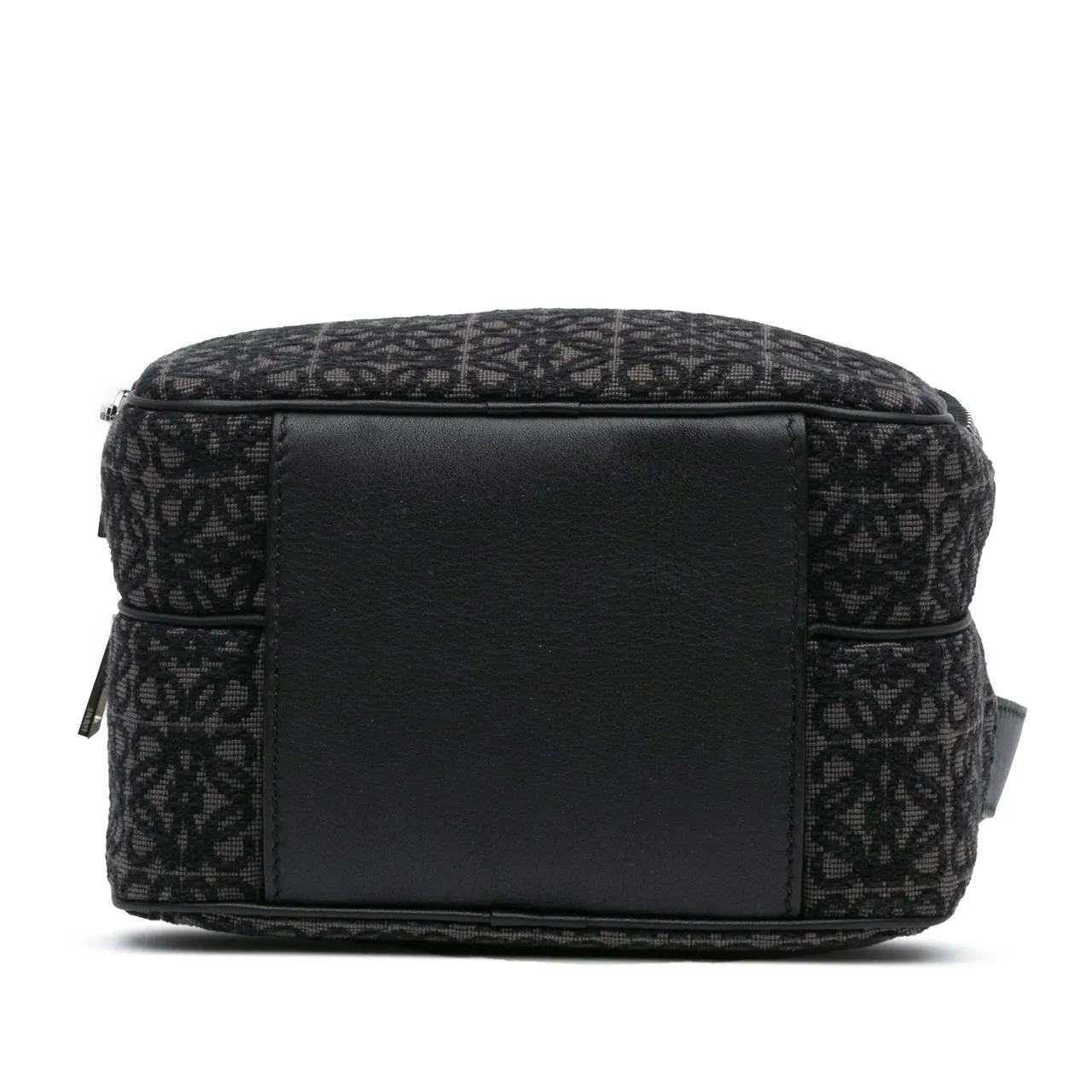 Thumbnail - Loewe Hobo Bags - Mini Anagram Canvas Logo Camera Bag - Gr. unisize - in Schwarz - für Damen