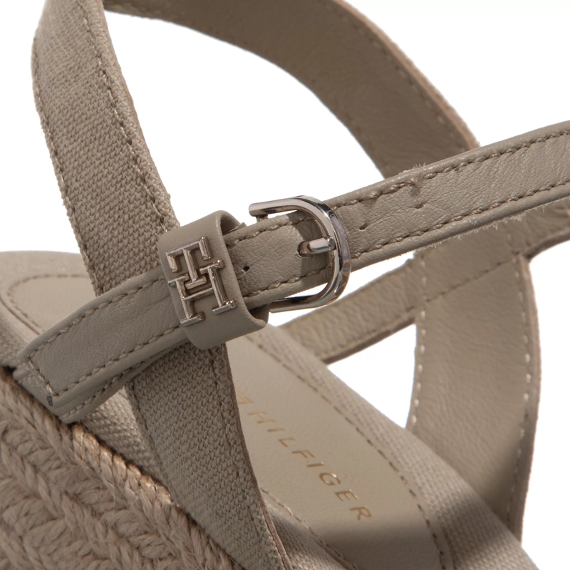 Tommy Hilfiger Sandalen Essential Basic Wedge Sandal Sandalwood