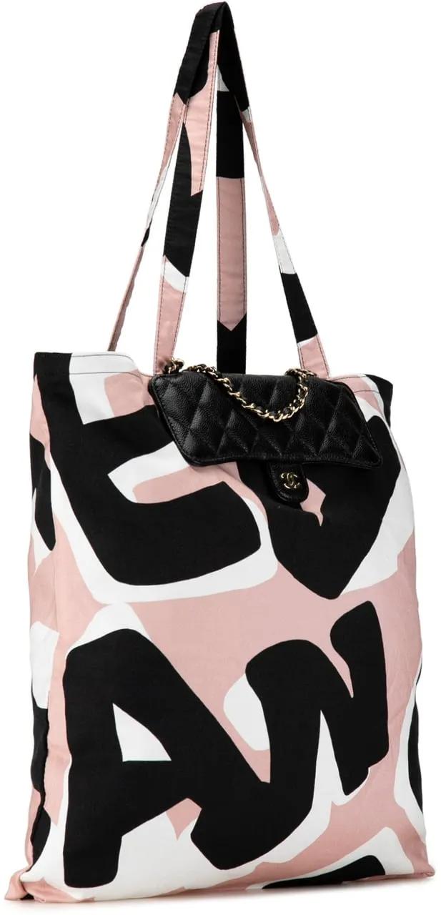 Chanel Hobo bags Nylon Graffiti Foldable Shopping Tote in Caviar Fl in zwart