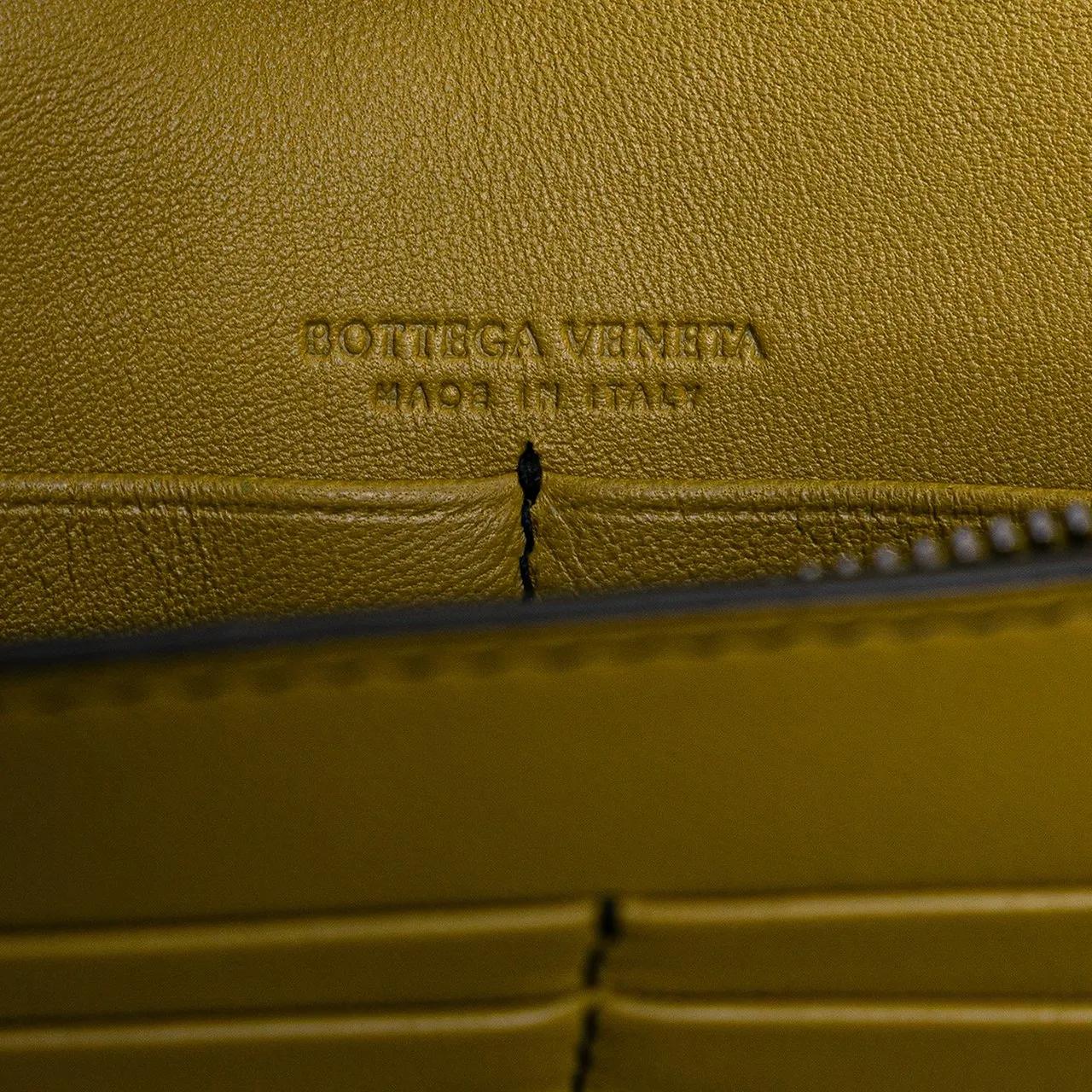 Thumbnail - Bottega Veneta Hobo Bags - Nappa Intrecciato Studded Wallet on Chain - Gr. unisize - in Gelb - für Damen