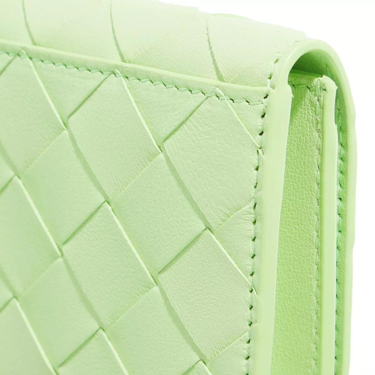 Bottega Veneta® Porta Carte Di Credito Intrecciato da Donna in Fennel. Shop  online now.