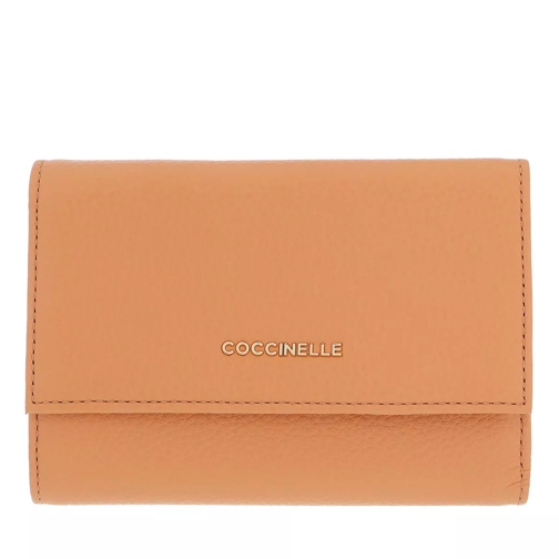 Coccinelle Metallic Soft Wallet Grainy Leather  Almond Tri-Fold Portemonnaie