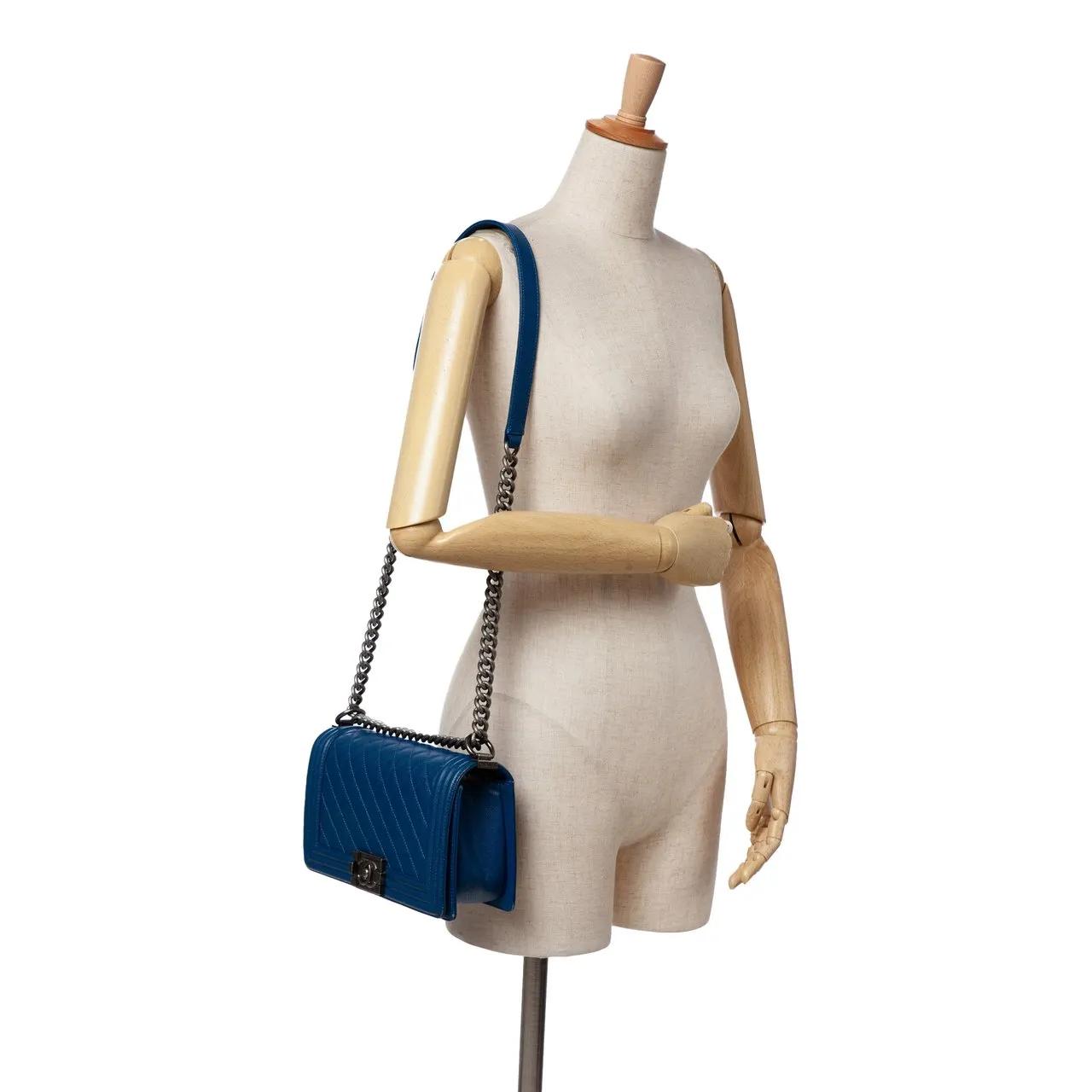 Thumbnail - Chanel Hobo Bags - Old Medium Quilted Caviar Boy Flap - Gr. unisize - in Blau - für Damen