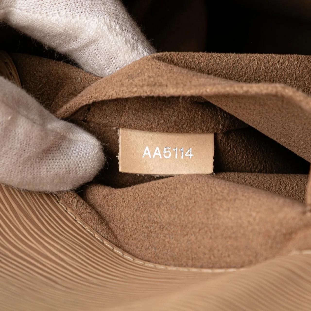 Thumbnail - Louis Vuitton Hobo Bags - Epi Marly MM - Gr. unisize - in Braun - für Damen