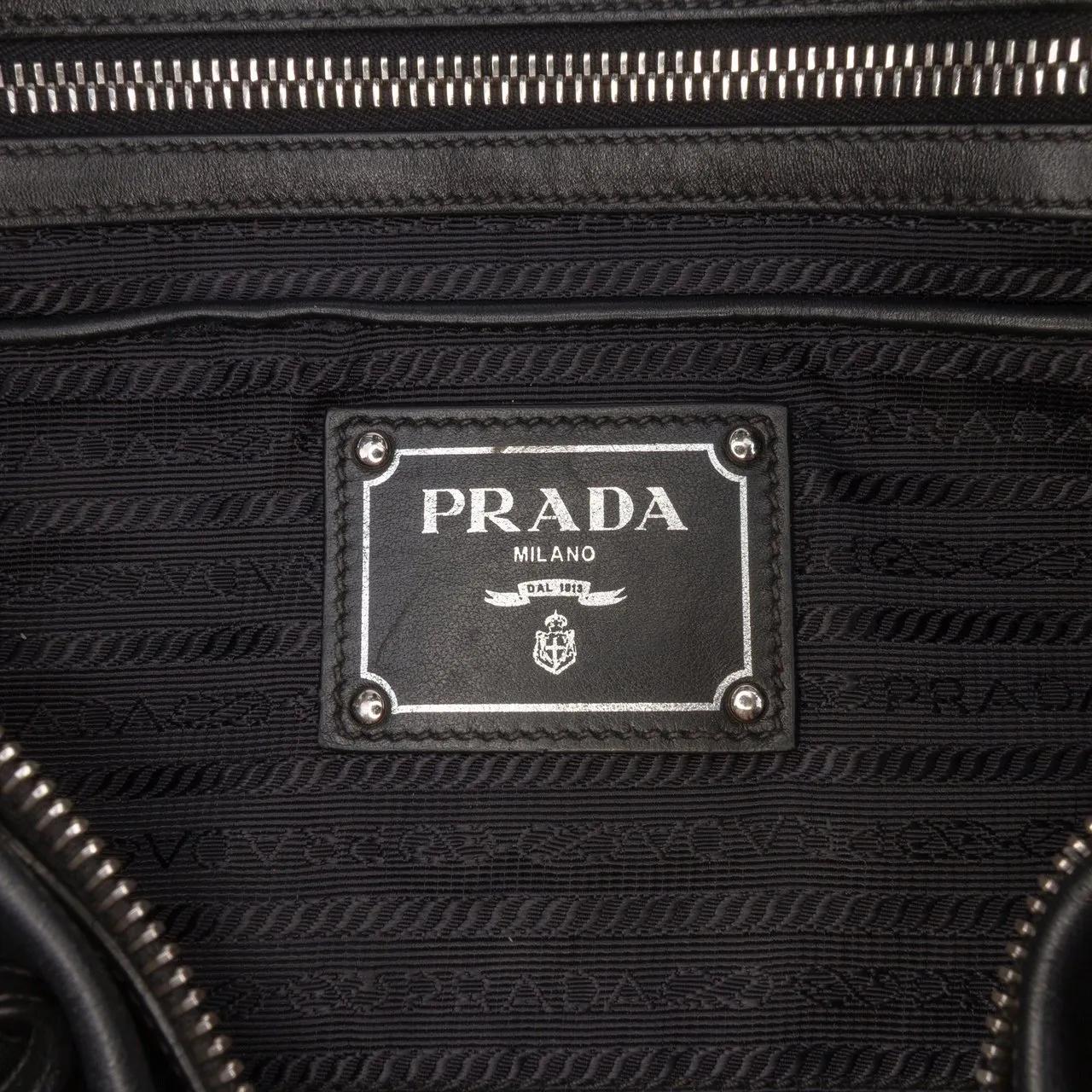 Thumbnail - Prada Hobo Bags - Soft Calf Trimmed Tessuto Zip Top Satchel - Gr. unisize - in Schwarz - für Damen