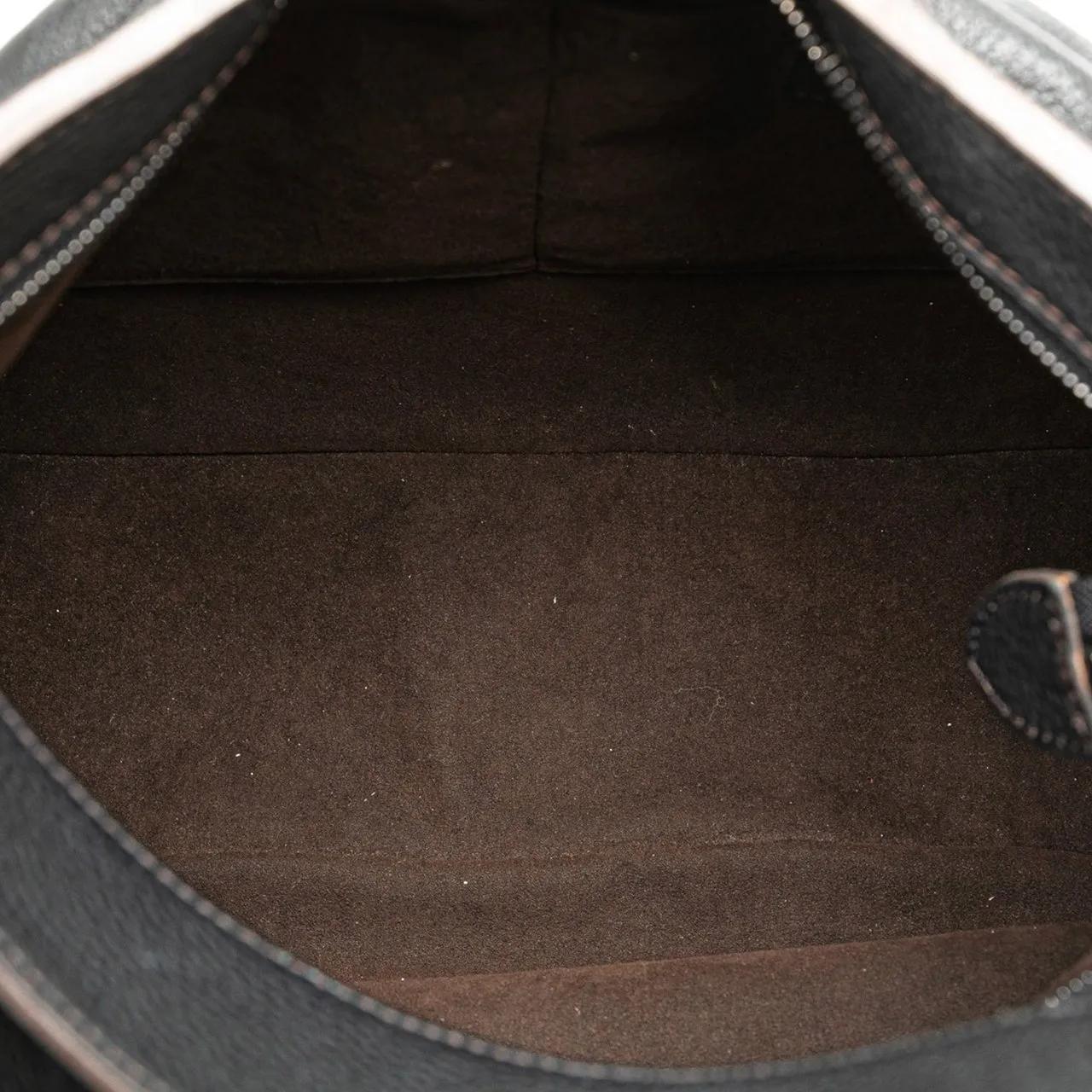 Louis Vuitton Hobo bags Monogram Mahina Solar PM in zwart