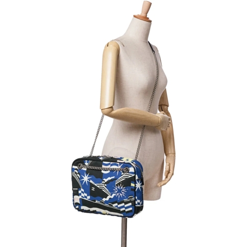 Chanel Sac à bandoulière 2019 Small Canvas La Pausa Bay Camera Bag blau (Image 25)