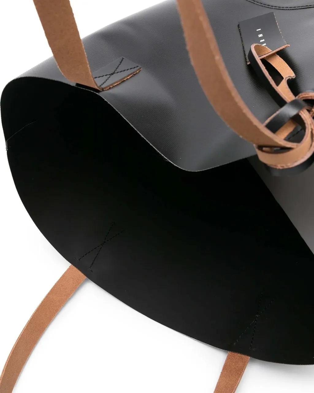 Marni Shoppers & Totes Structured Black Shopping Bag in zwart